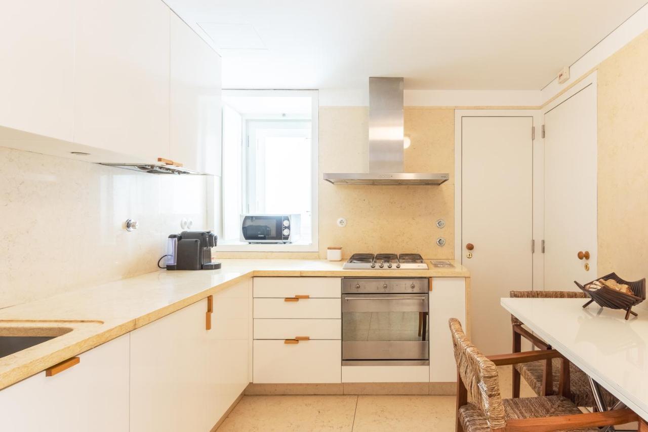 Joivy Chiado Self Check-In 2-Br Flat With Parking Leilighet Lisboa Eksteriør bilde