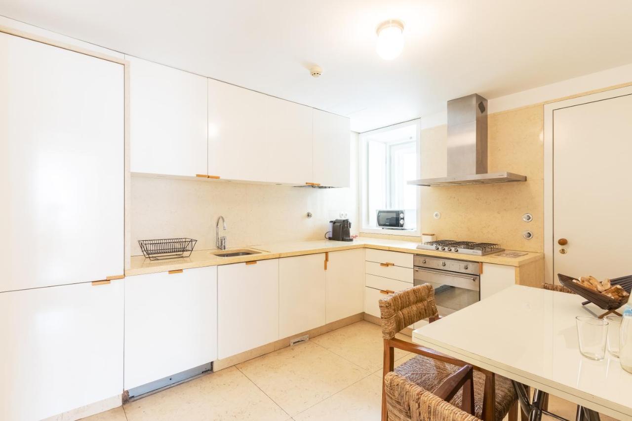 Joivy Chiado Self Check-In 2-Br Flat With Parking Leilighet Lisboa Eksteriør bilde